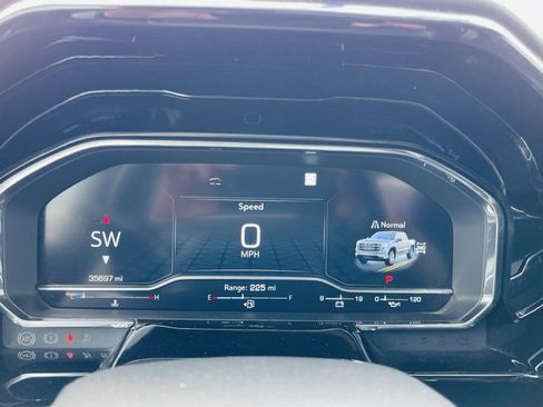 Used 2023 GMC Sierra 1500 SLT w/ SLT Convenience Package image 17