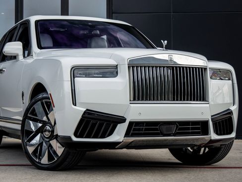 New 2026 Rolls-Royce Cullinan image 8