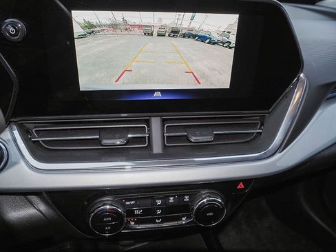 Certified 2025 Chevrolet Trax LT w/ LT Convenience Package image 12