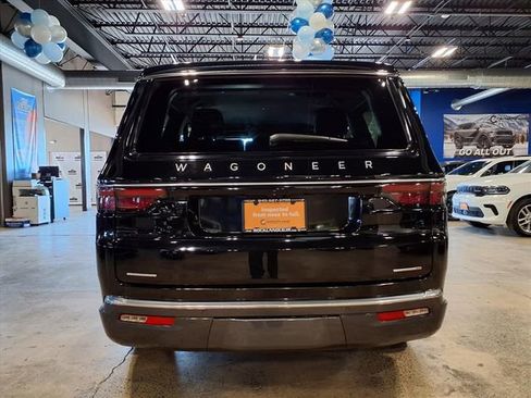 Used 2022 Jeep Wagoneer Series III w/ Flexible Seating Group image 7