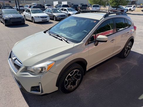 Used 2017 Subaru Crosstrek 2.0i Premium AWD/4WD image 17