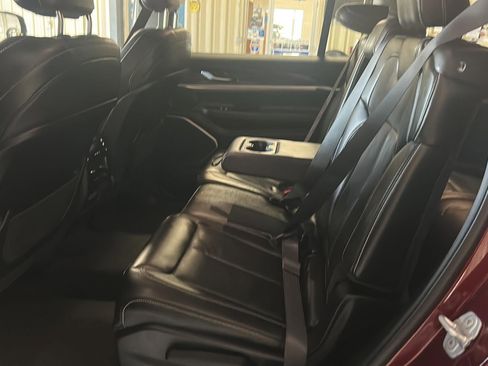 Used 2022 Jeep Grand Cherokee L Limited image 12