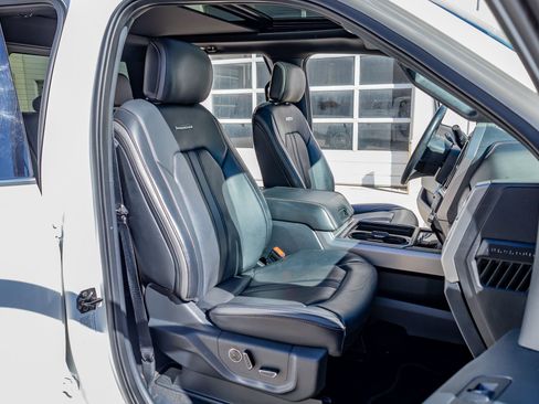 Used 2022 Ford F350 Platinum w/ FX4 Off-Road Package image 27