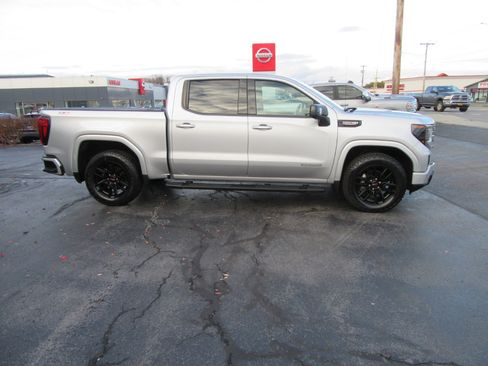 Used 2022 GMC Sierra 1500 Elevation image 14