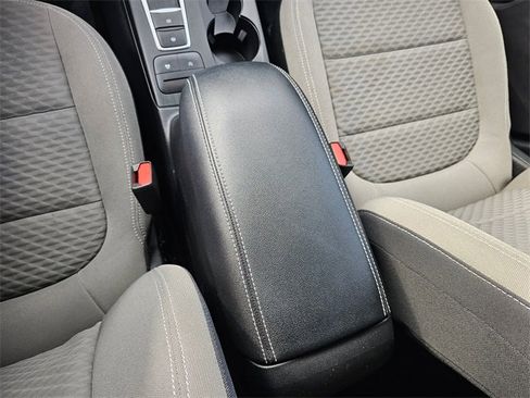 Used 2022 Ford Escape SE image 23