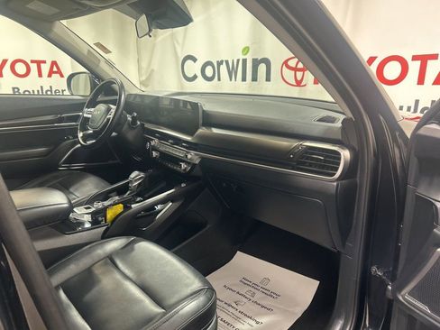 Used 2025 Kia Telluride S image 12