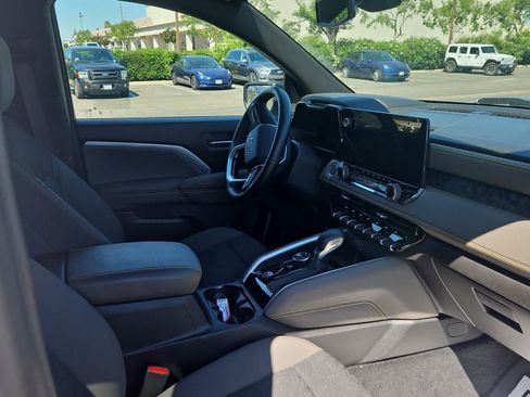 Used 2024 Chevrolet Colorado ZR2 image 13