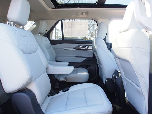 Used 2025 Ford Explorer Platinum w/ Ultimate Package image 13