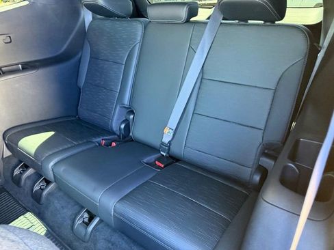Used 2025 Buick Enclave Sport Touring w/ Super Cruise Package FWD image 8