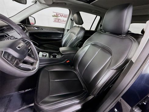 Used 2023 Jeep Grand Cherokee 4WD 4xe image 27