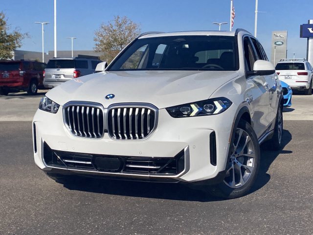 Used 2026 BMW X5 xDrive50e w/ Executive Package AWD/4WD image 3