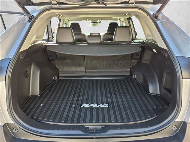 Used 2022 Toyota RAV4 XLE Premium AWD/4WD image 6