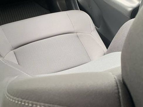 Used 2023 Toyota Venza LE AWD/4WD image 33