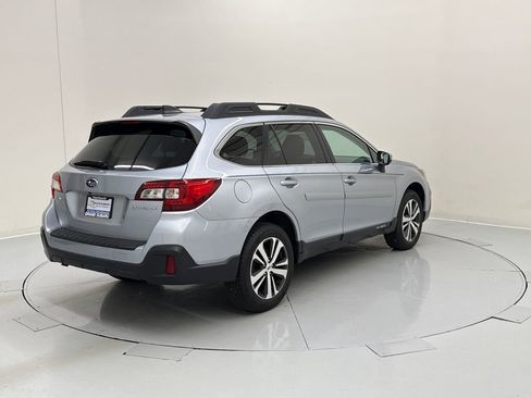 Used 2018 Subaru Outback 2.5i Limited AWD/4WD image 6