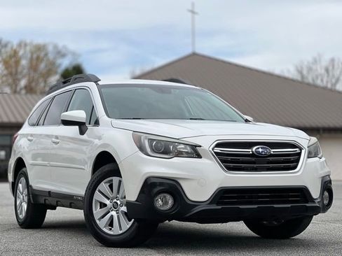 Used 2019 Subaru Outback 2.5i Premium image 3