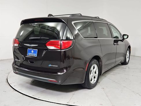 Used 2018 Chrysler Pacifica Touring Plus image 6
