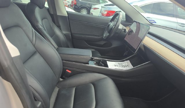 Used 2018 Tesla Model 3 Long Range RWD image 3
