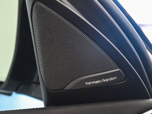 Used 2023 BMW X4 M40i w/ Premium Package image 9