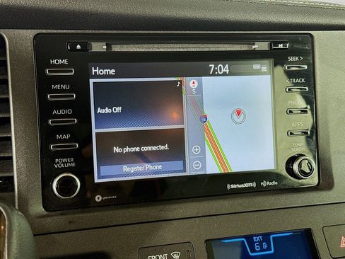 Used 2020 Toyota Sienna XLE Premium image 19