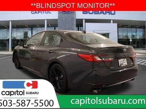 Used 2025 Toyota Camry SE image 6
