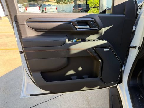New 2026 GMC Sierra 2500 AT4 w/ AT4 Premium Plus Package AWD/4WD image 9