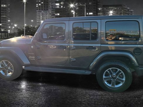 Used 2018 Jeep Wrangler Unlimited Sahara image 5