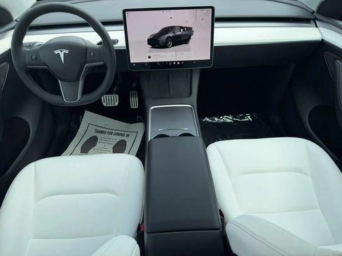 Used 2023 Tesla Model Y Performance AWD/4WD image 16
