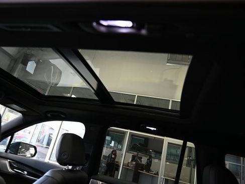 Used 2025 Cadillac XT6 Premium Luxury image 22