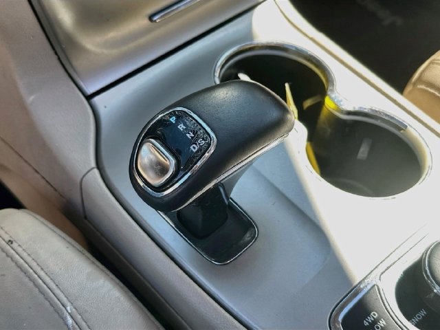 Used 2014 Jeep Grand Cherokee Limited AWD/4WD image 16
