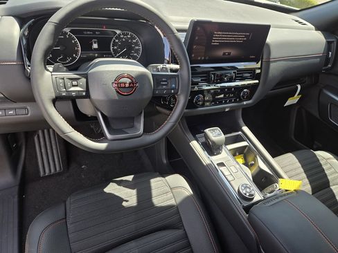 New 2026 Nissan Pathfinder Rock Creek w/ Rock Creek Premium Package AWD/4WD image 10
