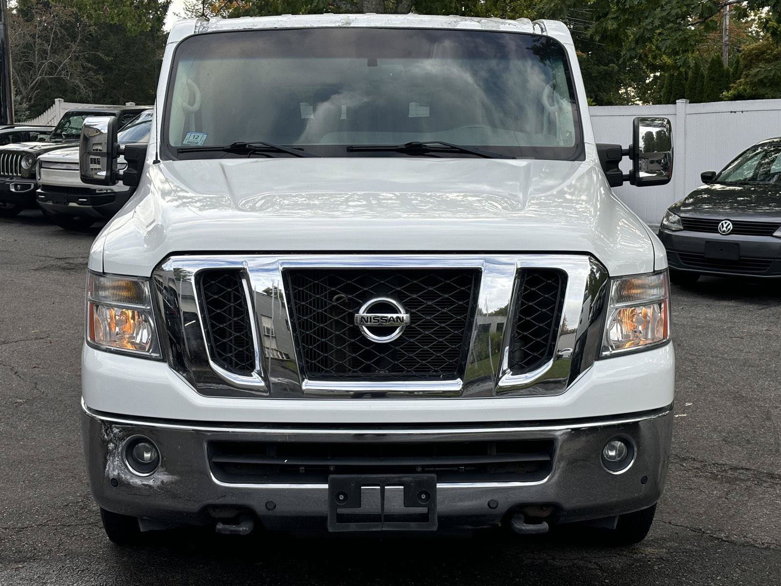 Used 2017 Nissan NV 3500 SL RWD image 2