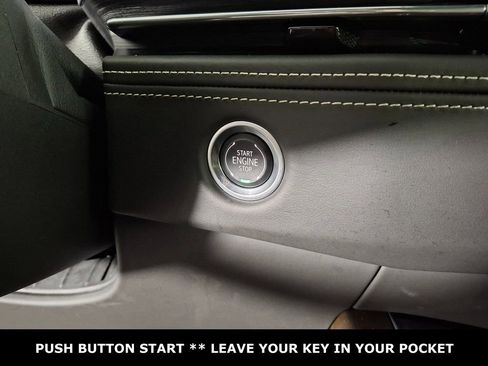 Used 2025 Cadillac Escalade Sport Platinum image 16