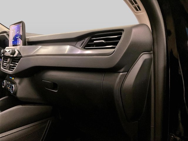 Used 2022 Ford Escape Titanium AWD/4WD image 16