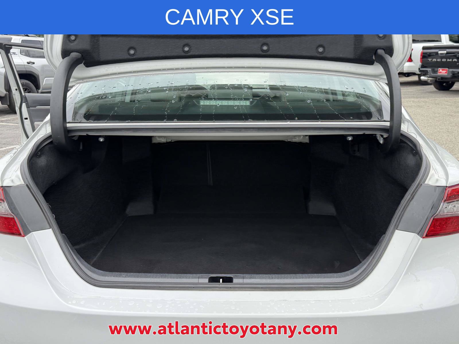 Used 2024 Toyota Camry XSE FWD image 9