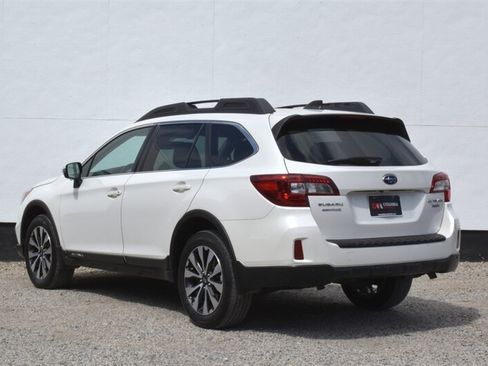 Used 2017 Subaru Outback 3.6R Limited AWD/4WD image 2