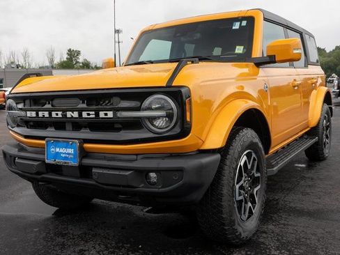 Used 2022 Ford Bronco Outer Banks AWD/4WD image 2