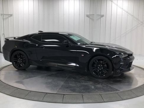 Used 2016 Chevrolet Camaro SS RWD image 9