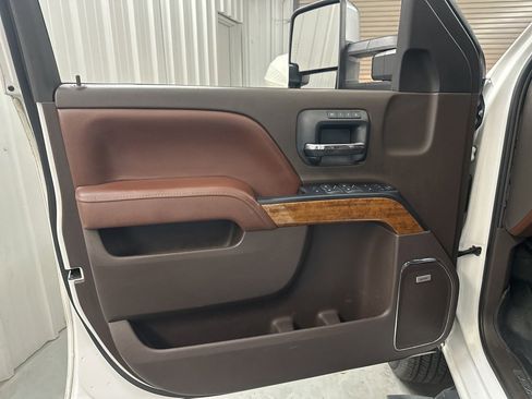 Used 2017 Chevrolet Silverado 2500 High Country w/ Duramax Plus Package image 13