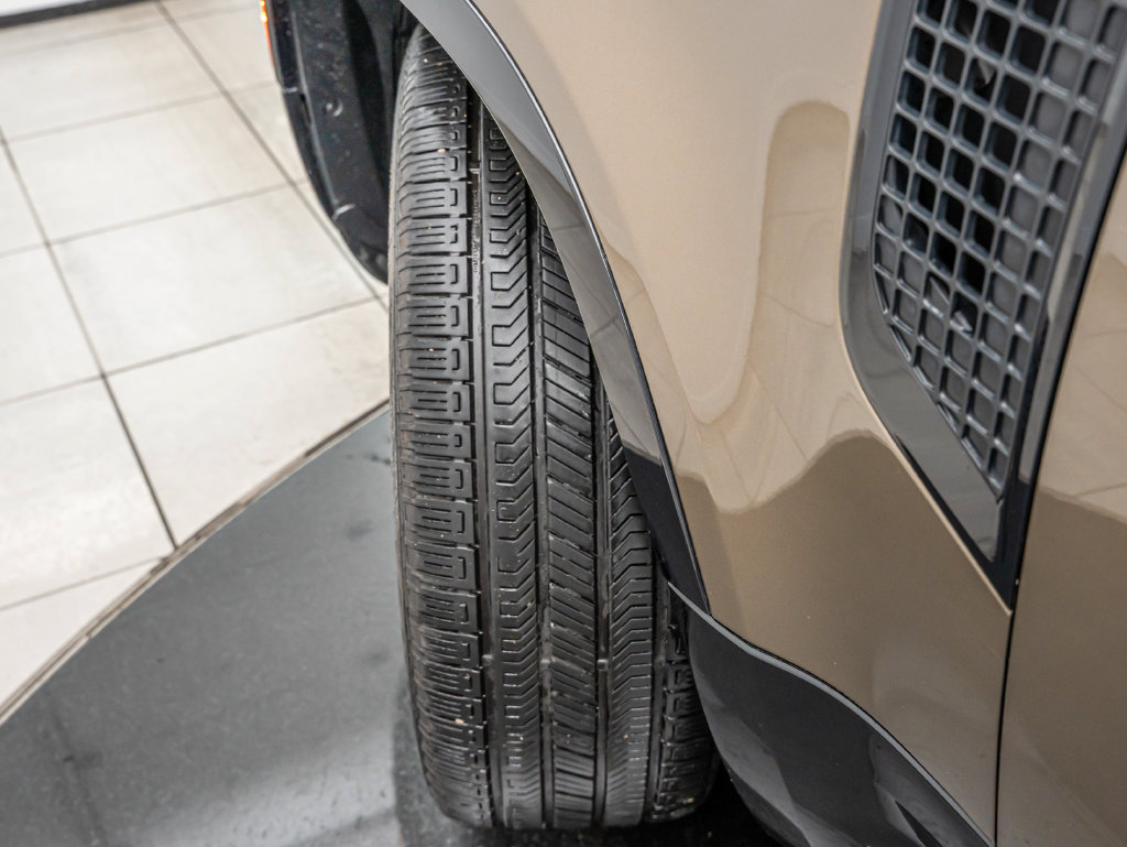 Used 2024 Land Rover Defender 110 X-Dynamic SE AWD/4WD image 50
