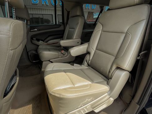Used 2018 Chevrolet Suburban Premier AWD/4WD image 10