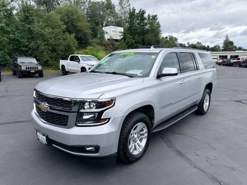 Used 2019 Chevrolet Suburban LT AWD/4WD image 2
