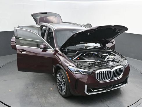Certified 2024 BMW X5 sDrive40i w/ Premium Package image 52