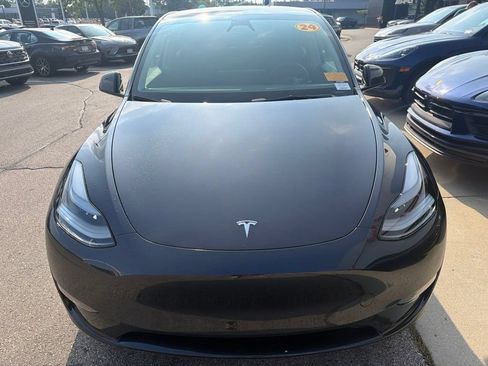 Used 2024 Tesla Model Y Performance AWD/4WD image 3