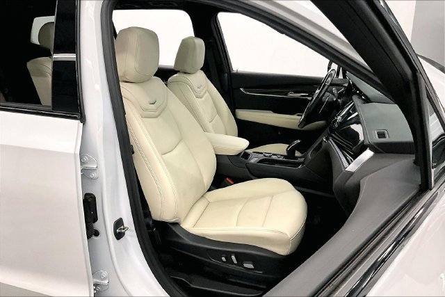 Used 2024 Cadillac XT6 Sport w/ Technology Package AWD/4WD image 8