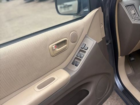 Used 2004 Toyota Highlander 2WD image 41