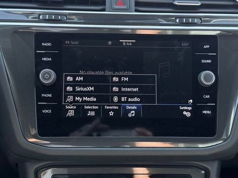 Used 2024 Volkswagen Tiguan SE AWD/4WD image 37
