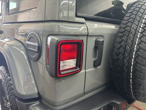 Used 2021 Jeep Wrangler Unlimited Sahara image 8