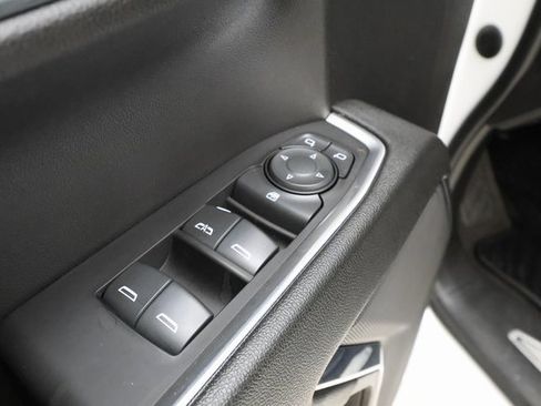 Used 2023 Chevrolet Silverado 1500 LT image 8