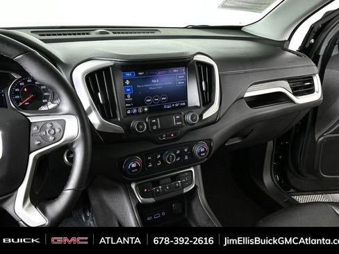 Used 2024 GMC Terrain SLT image 12