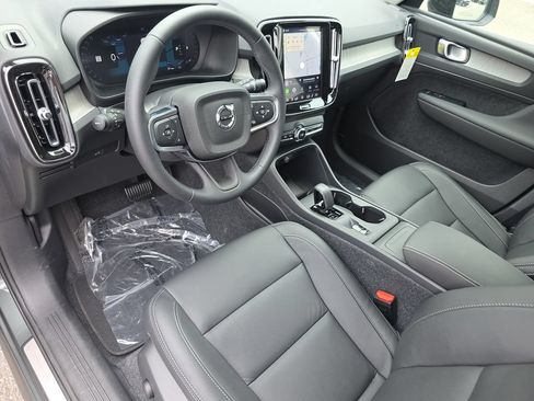 New 2026 Volvo XC40 B5 Core w/ Protection Package Premier AWD/4WD image 9